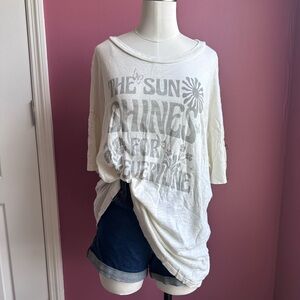 American Eagle Outfitters Cream Graphic Oversized Tee